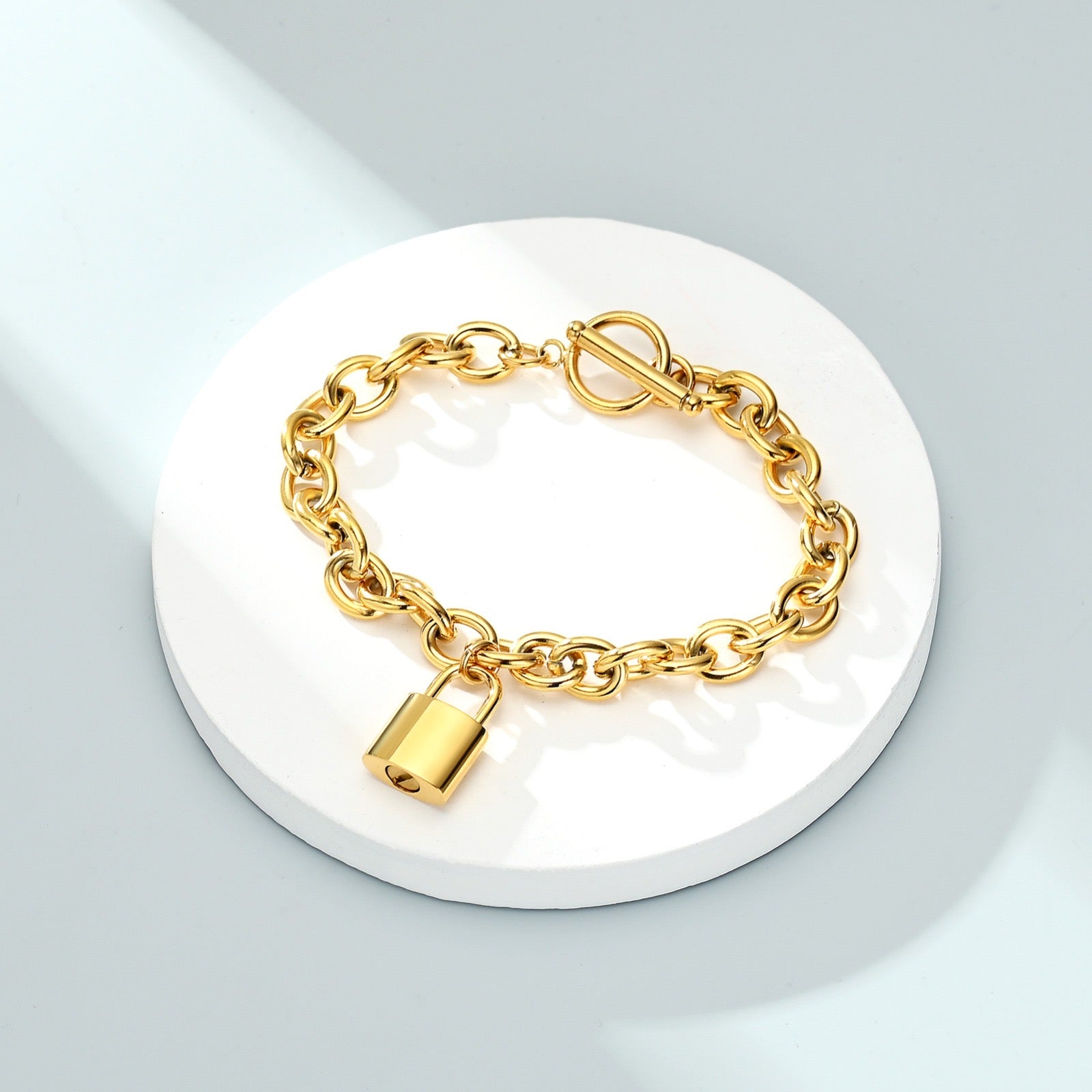 #010B Golden Lock Bracelet 20cm Jewelry Never Forget You